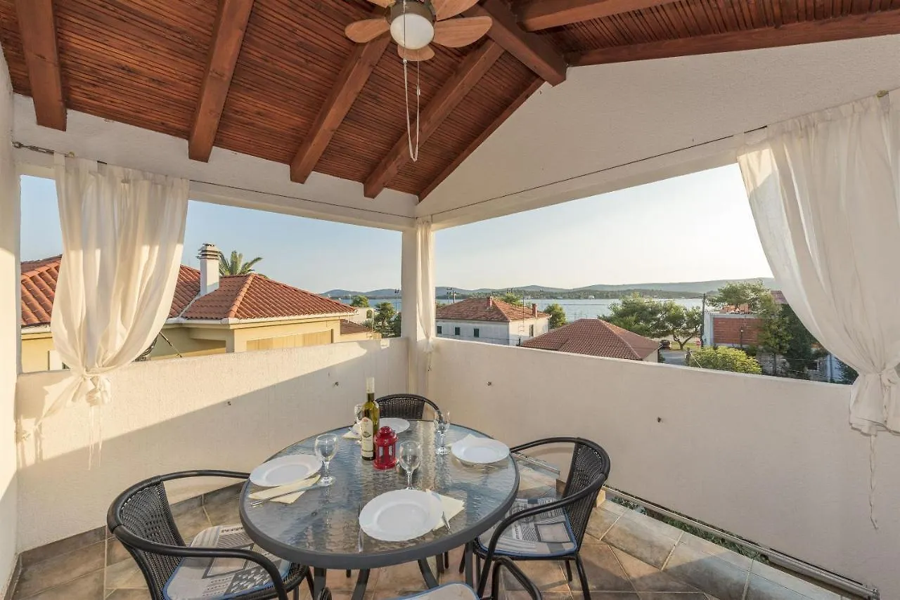 Apartments Josip Turanj 0*,  Croacia