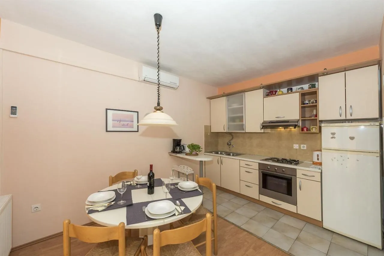 Apartments Josip Turanj 0*,