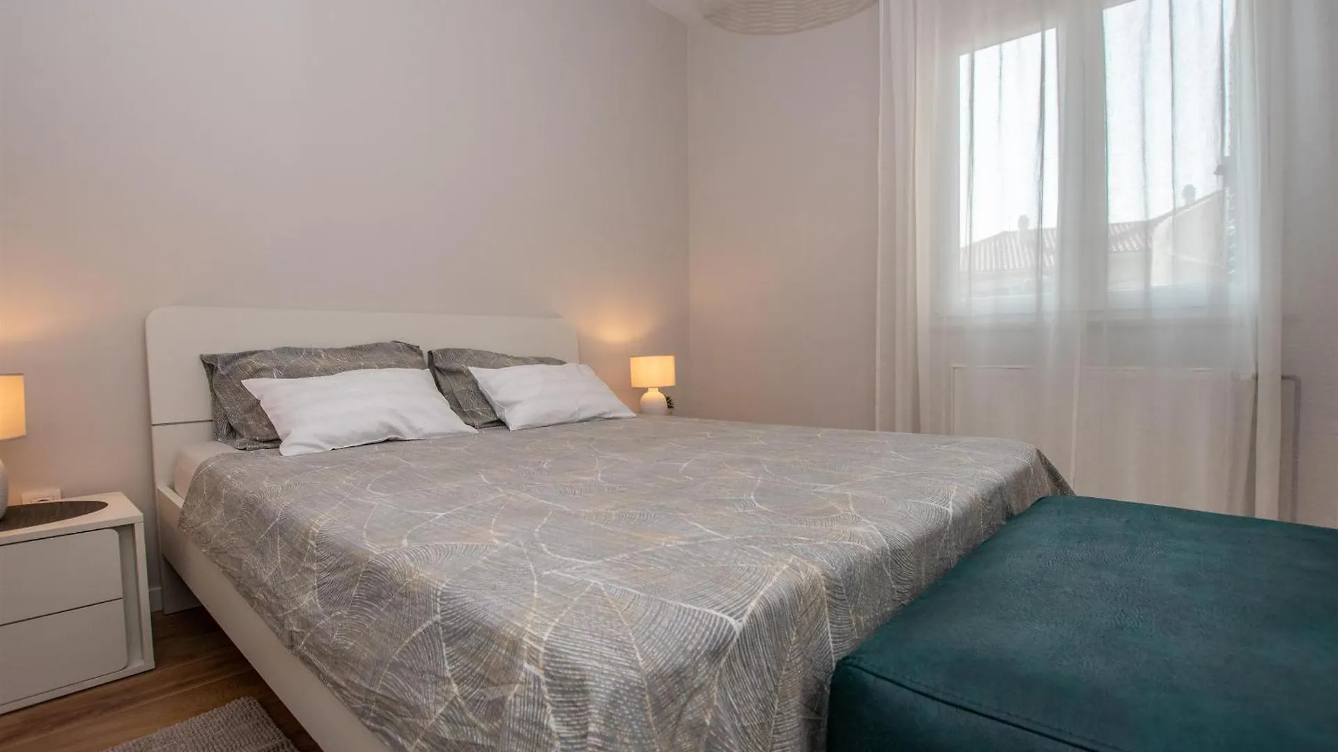 Apartments Josip Turanj 0*,